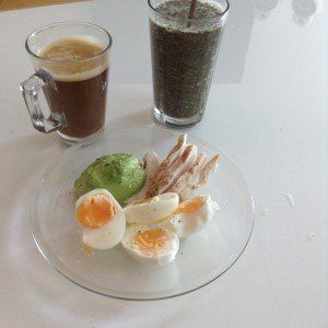 Æg og grøntsags shake